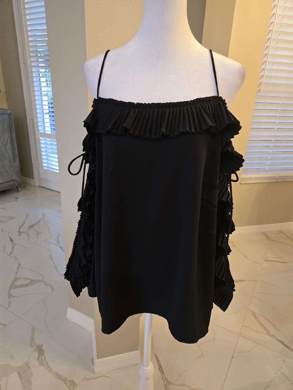 Black Pleated Ruffle Spaghetti Strap Camisole